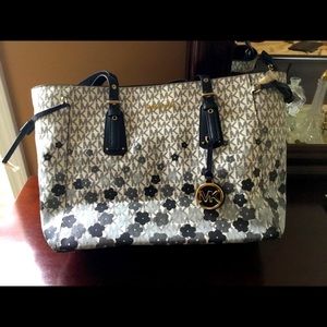 White and blue Michael Kors Tote Bag